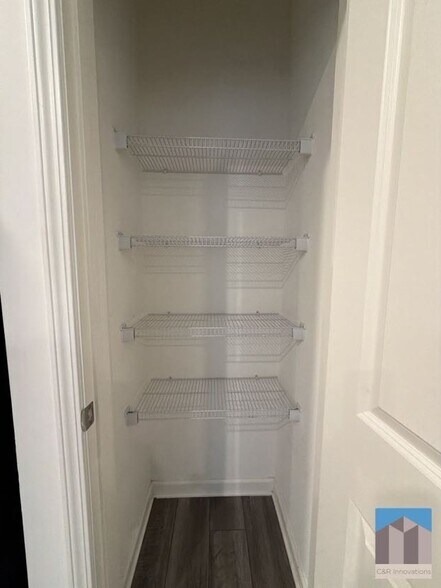 Building Photo - 3530 Condor Ct SW