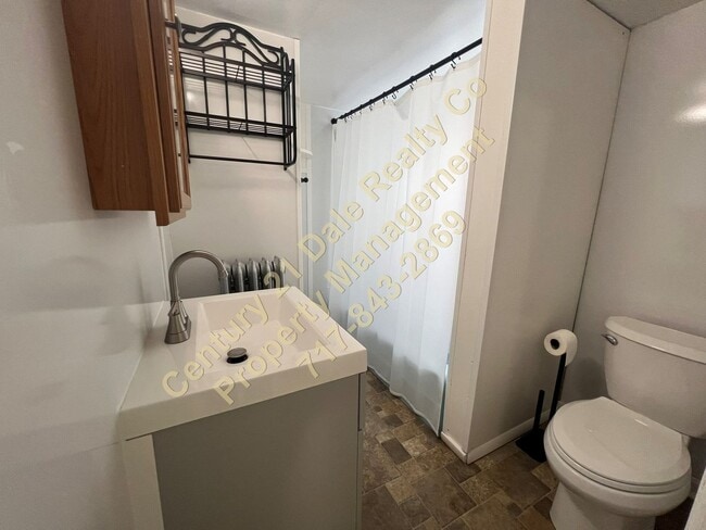 Building Photo - 1 Bedroom 1 Bath Home with a bonus room in...