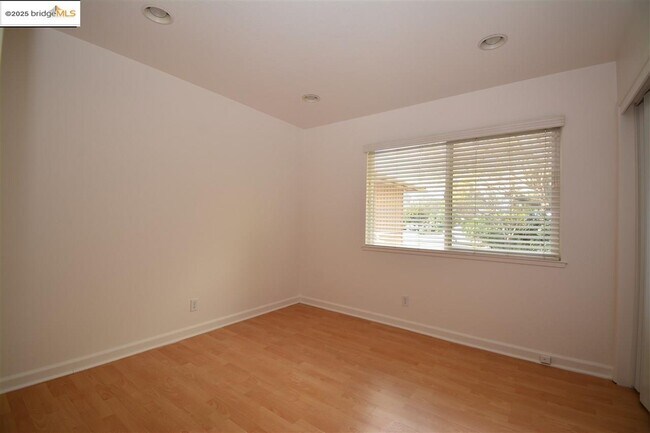 Building Photo - 1462 Kimball Ct