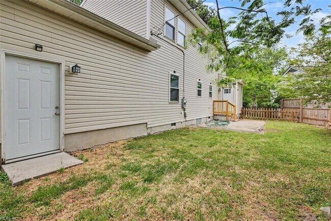 Building Photo - 6324 Grimes Ave
