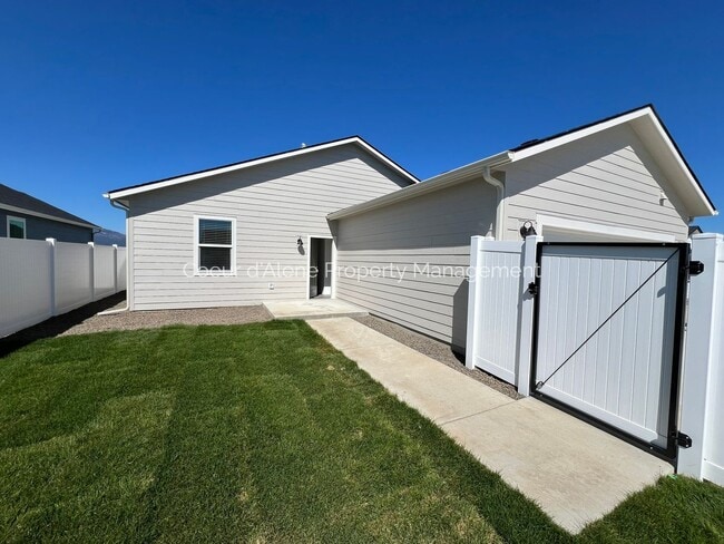 Building Photo - Brand new 3 bedroom home