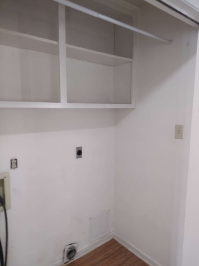 Building Photo - 525 Broad St