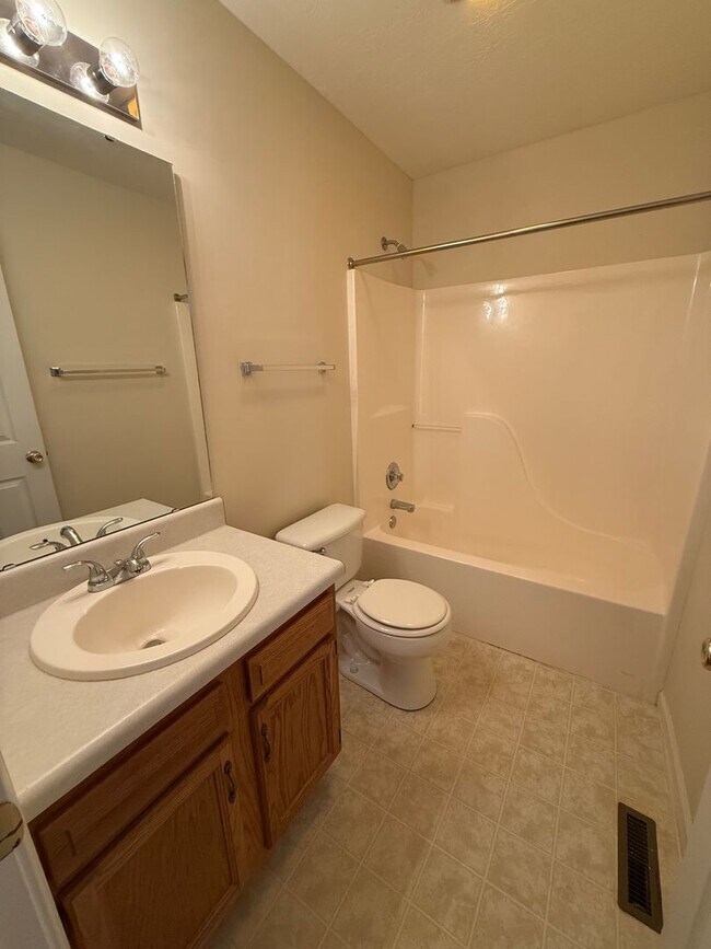 Building Photo - Great location! 3 Bedroom Home in Highly Desirable area of Farragut!