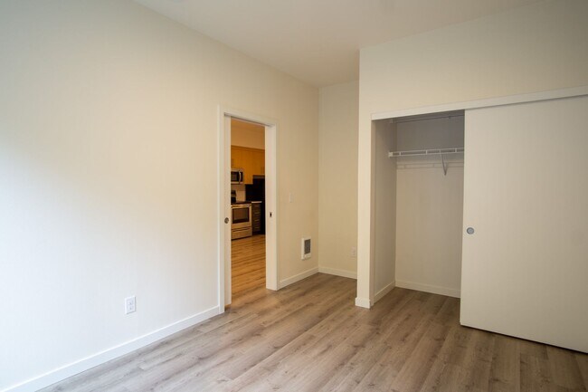 Building Photo - Spacious 1 Bedroom + Office with Luxe Finishes!