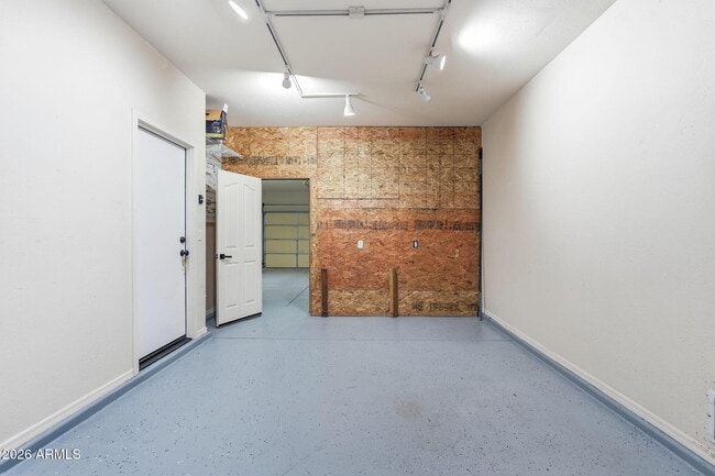 Building Photo - 11402 W Alvarado Rd