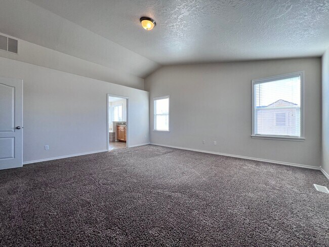 Building Photo - 5193 Toscana Ave N