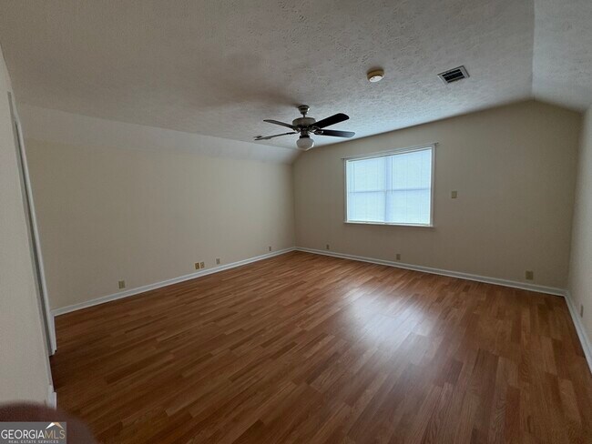 Building Photo - 609 Windcrest Dr