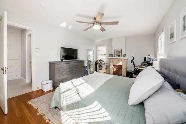 Building Photo - 190 E Dominion Blvd