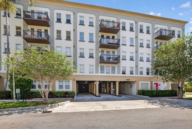 Building Photo - 533 NE 3rd Ave