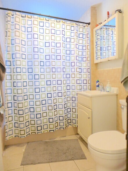 Building Photo - 10 Darling St