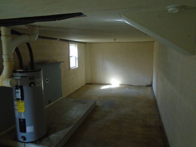 Building Photo - 4325 Pine Meadow Dr