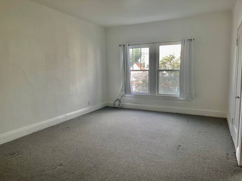 Building Photo - 489 14th St