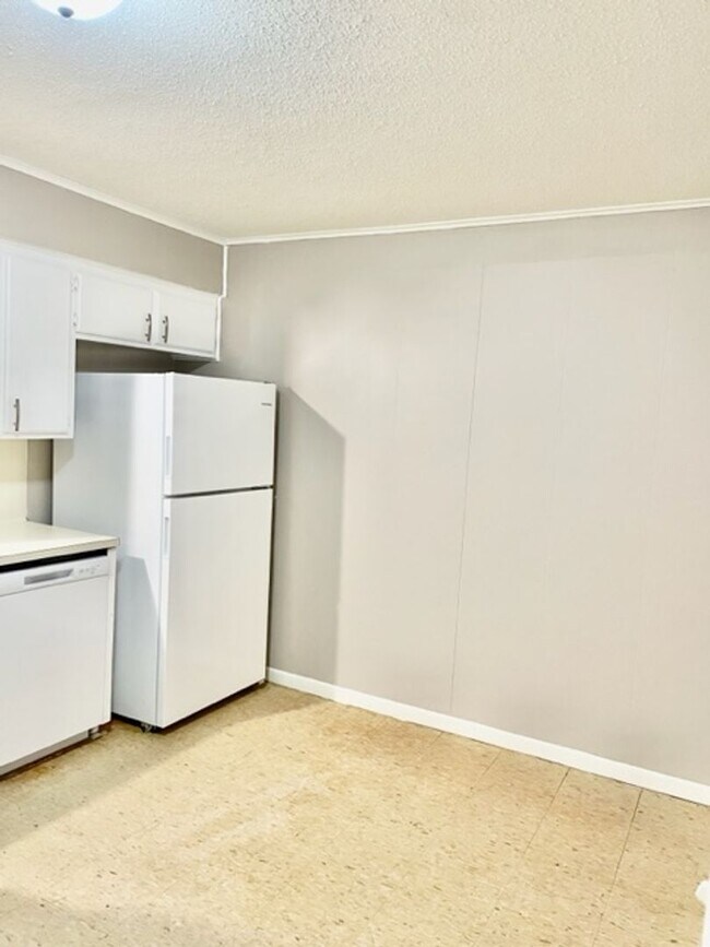 Building Photo - 410-412 N 6th Street