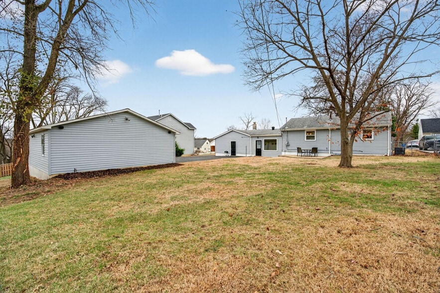 Building Photo - 453 Chamberlin Dr