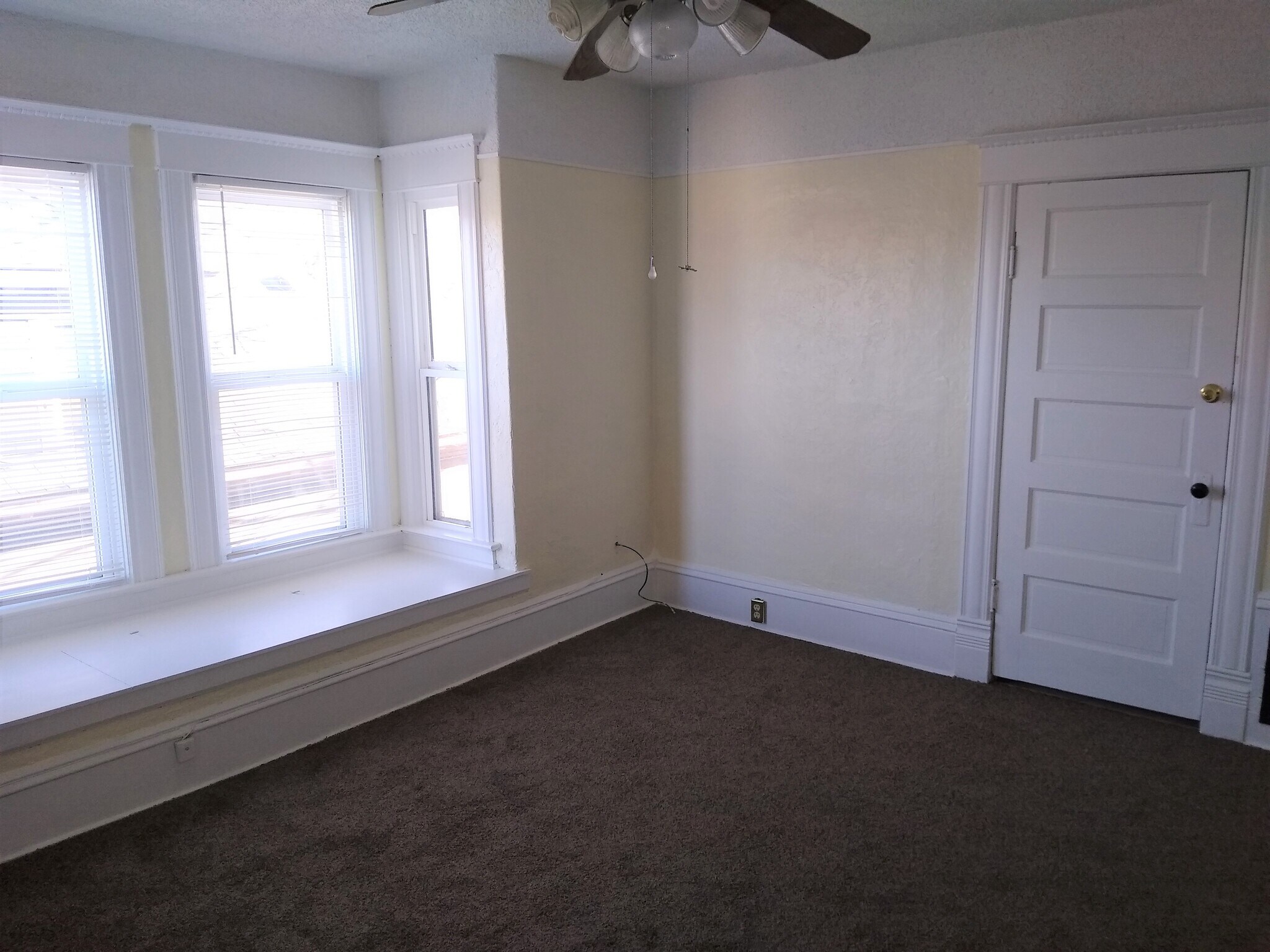 Building Photo - 715 W Colorado Ave