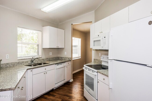 Building Photo - 1510 Glencove Ave NW