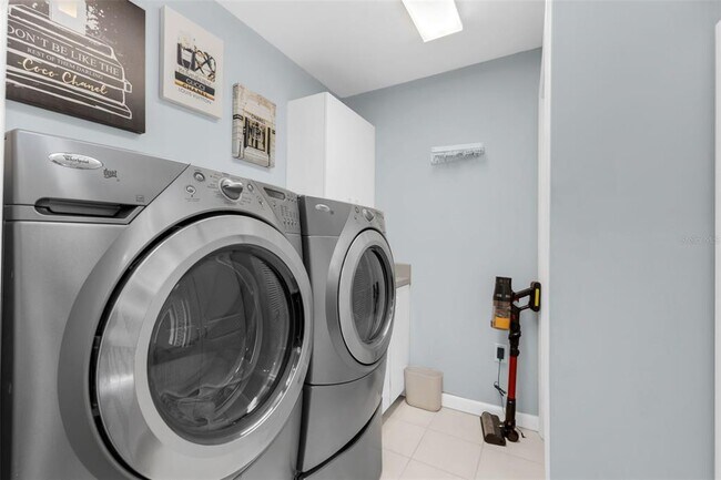 Building Photo - 276 Lewis Cir