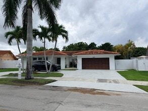 Building Photo - 2220 SW 125th Ct