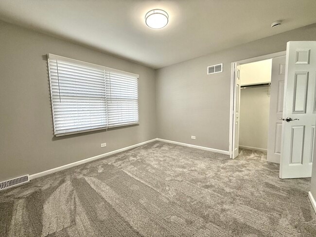 Building Photo - 1209 W Bauer Rd