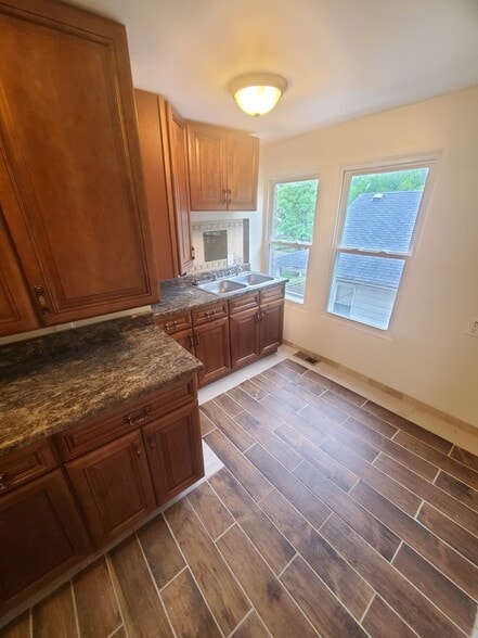 Building Photo - 1180 Atwood Ave