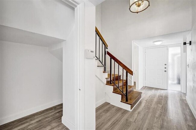 Building Photo - 103 Heatherbrook Way