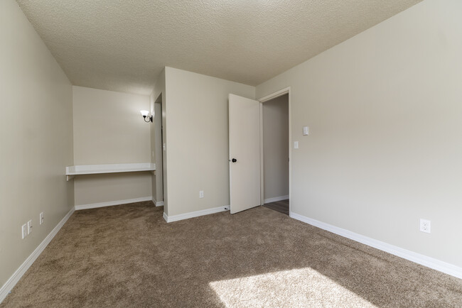 Welcome to Valencia - Valencia Apartments
