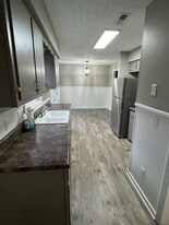 Building Photo - 2143 Wildwood Rd
