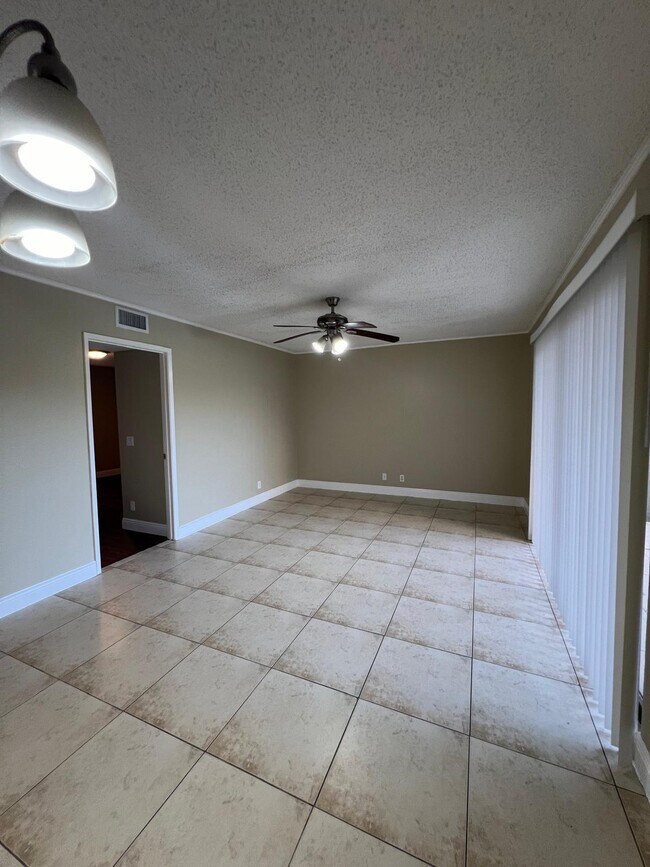 Building Photo - 1520 Windorah Way