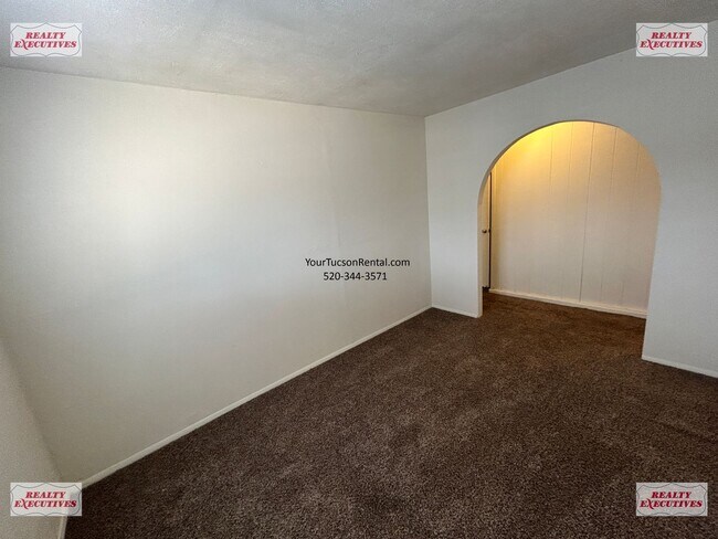 Building Photo - Tucson Blvd & Irvington Rd area - 4 Bedroo...