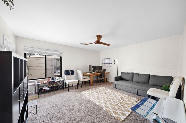 Building Photo - 3018 Baldwin St