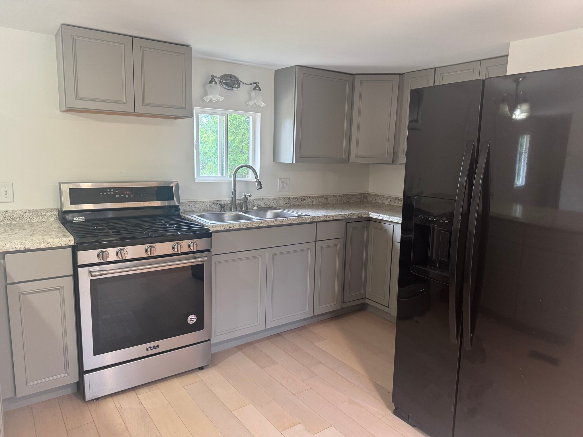 Building Photo - 7235 Henrietta Rd