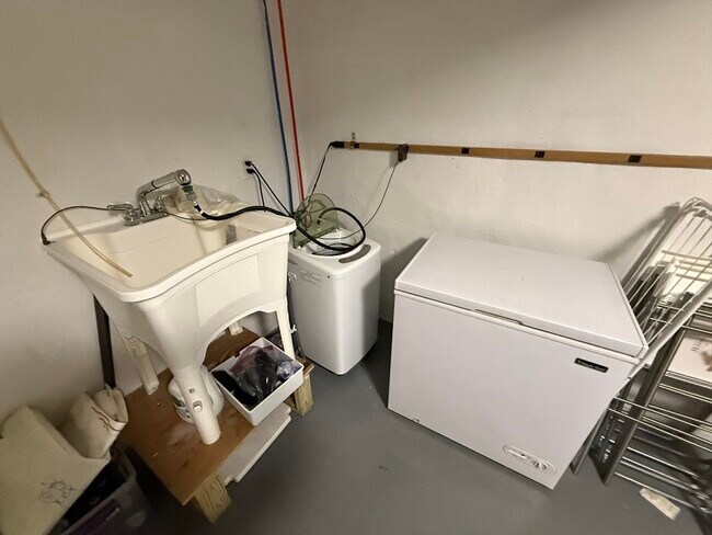 Building Photo - 25 Berkshire Dr