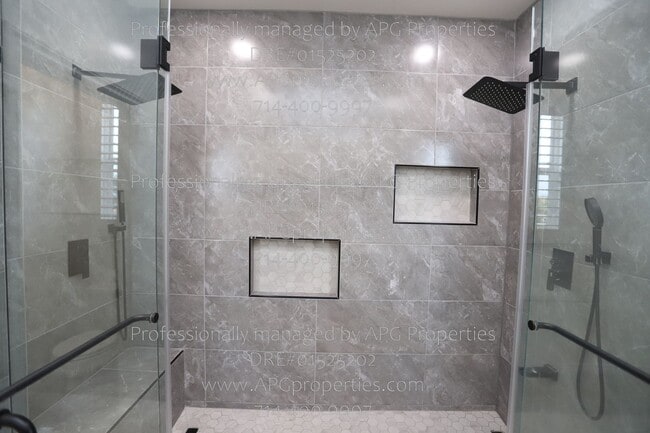 Building Photo - 8057 Sorrento Ln