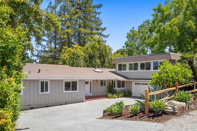 Building Photo - 810 Monte Rosa Dr
