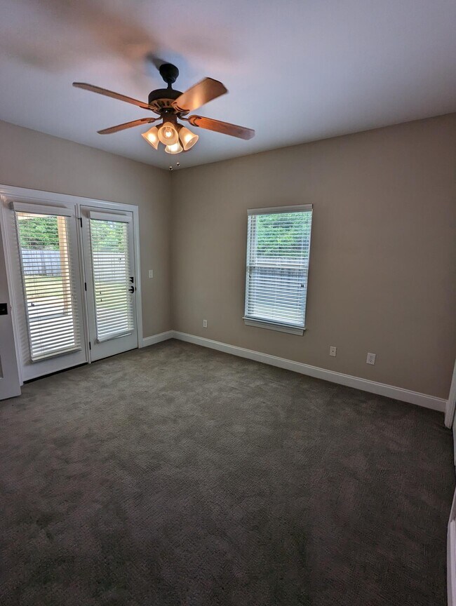 Building Photo - 1789 Ravenna Dr