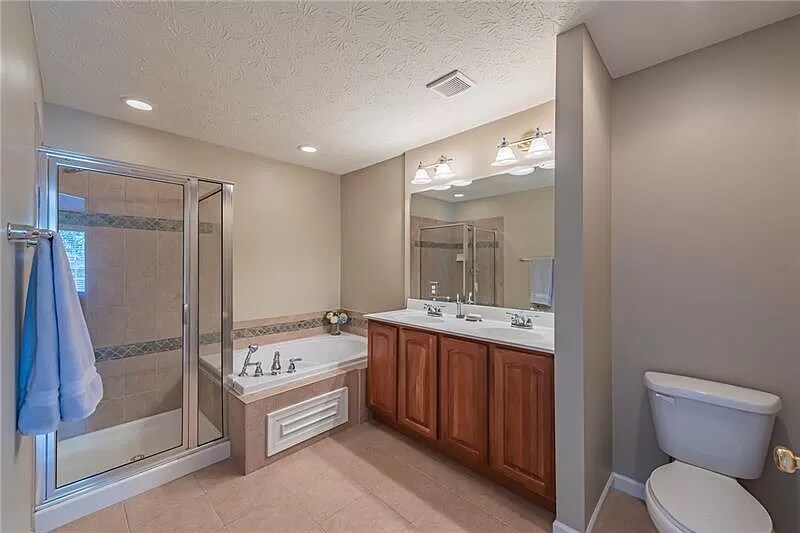 Building Photo - 4019 Village Run Rd