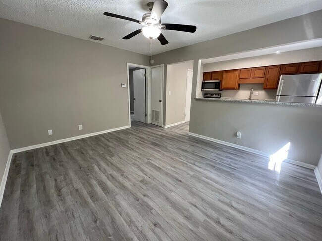 Building Photo - Renovated 1BR/1BA Ortega Farms Apartment
