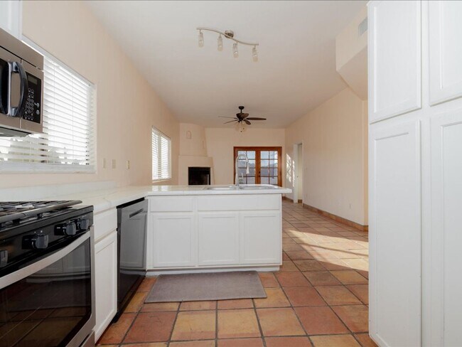 Building Photo - 3 Bedroom 2.5 Bath Two Story Home