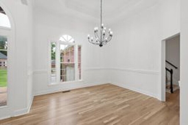 Building Photo - Beautiful Brentwood Home with Inground Pool on Quiet Cul-de-Sac