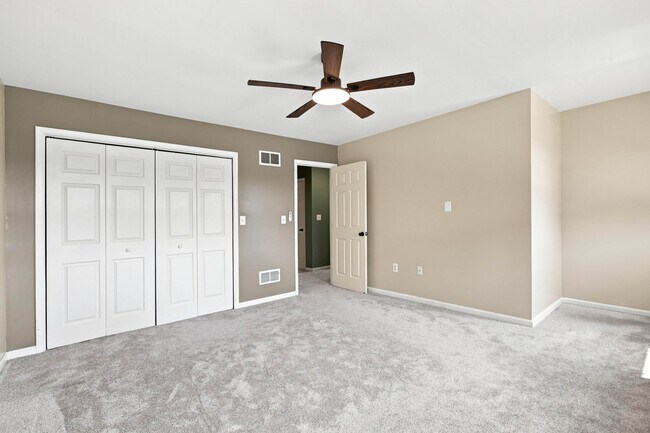 Building Photo - 15 Beech Ln