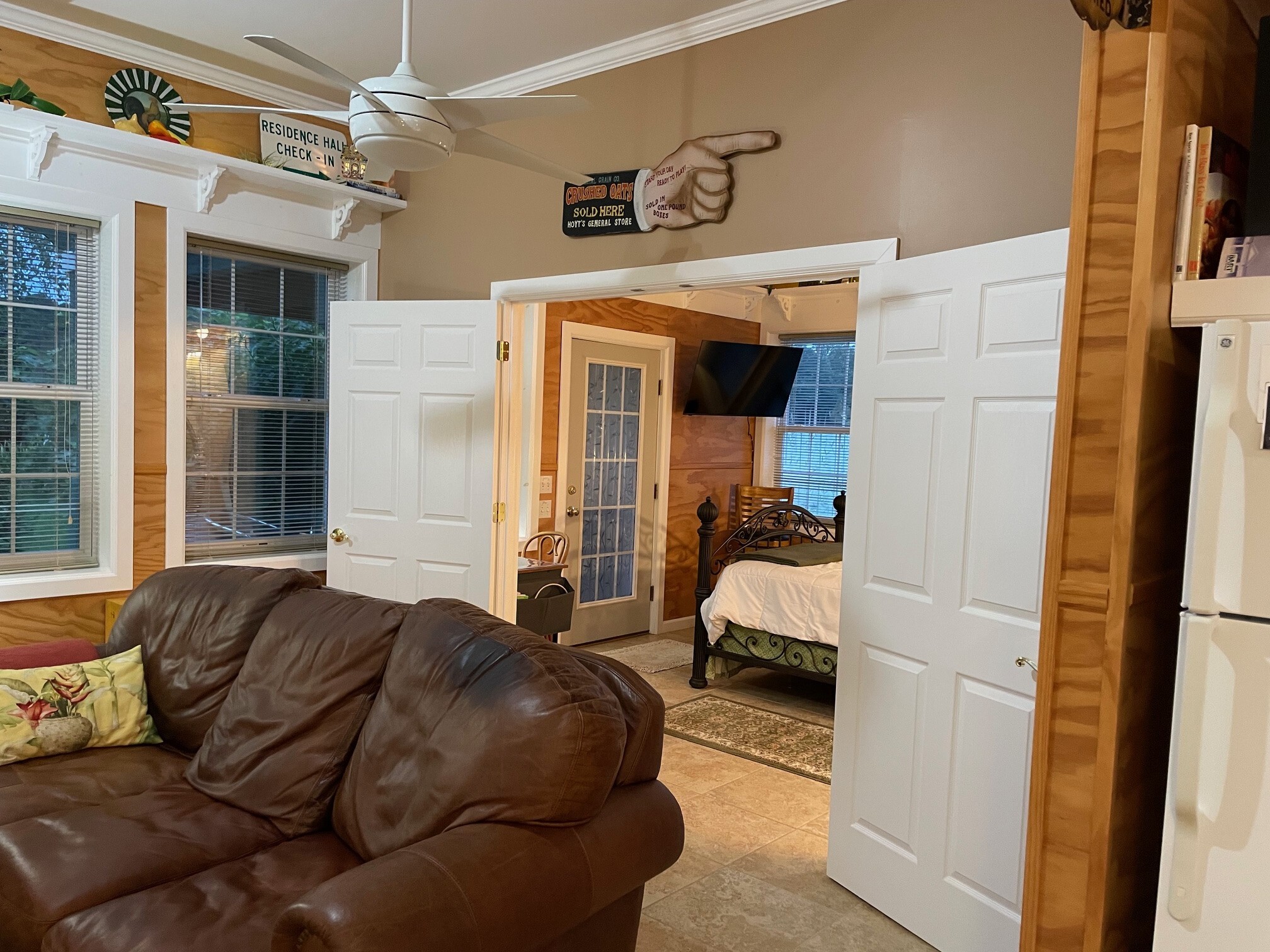 French door separation. Private entrance for both living area and bedroom. - 31312 Rd 280B