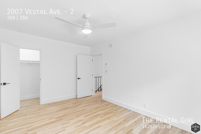 Building Photo - Gorgeous 3 Bed/2 Bath in Echo Park! | Secl...