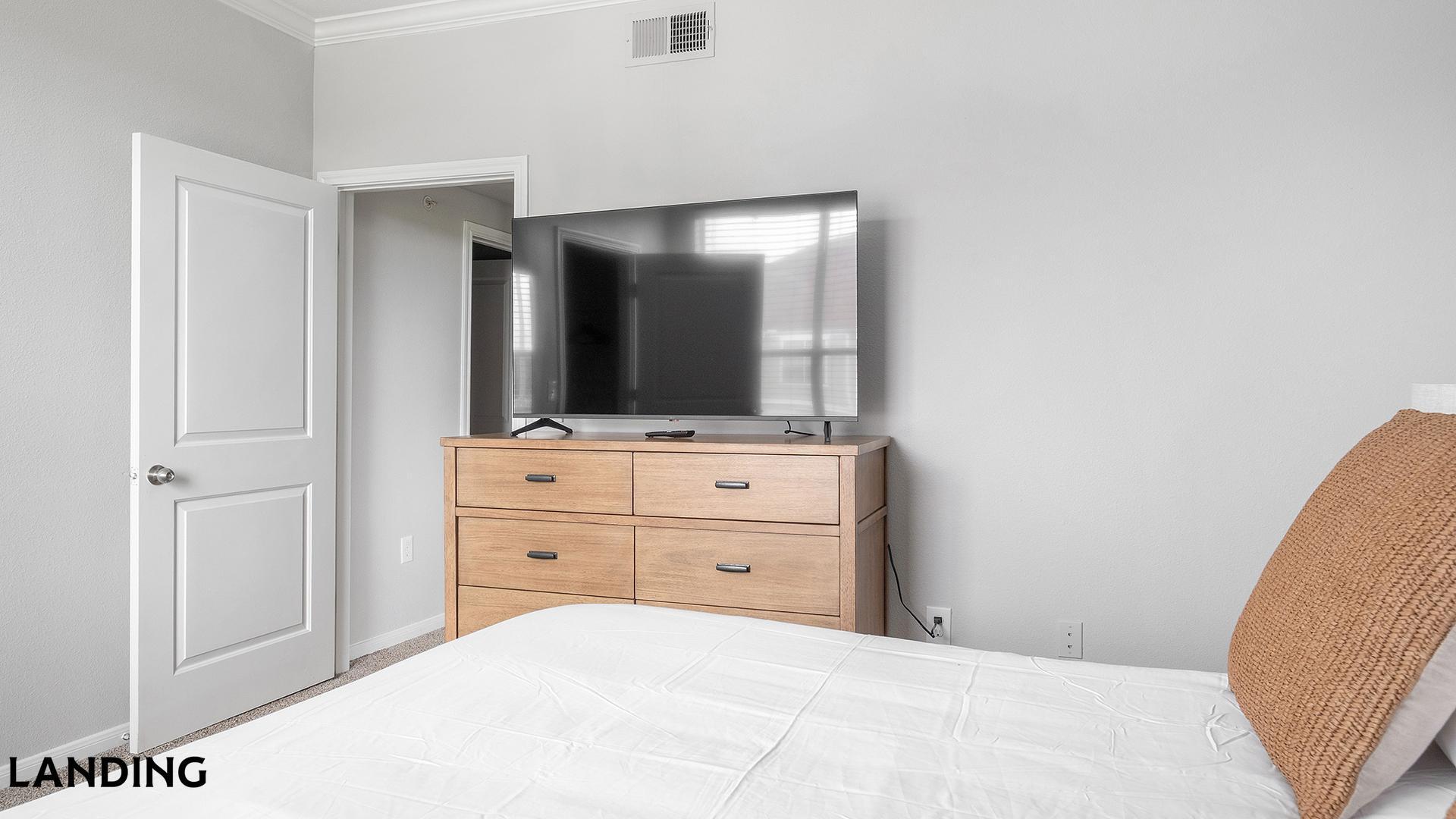 Building Photo - 14807 Woodland Hills Dr