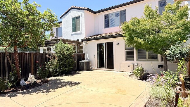 Building Photo - Beautiful 4BD/3BA, Two-Story Townhome in Alamo Creek, Danville- Available NOW!