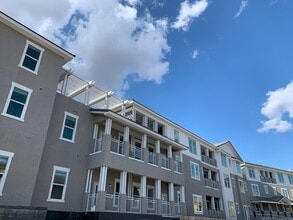 Building Photo - Solaire at Montecillo
