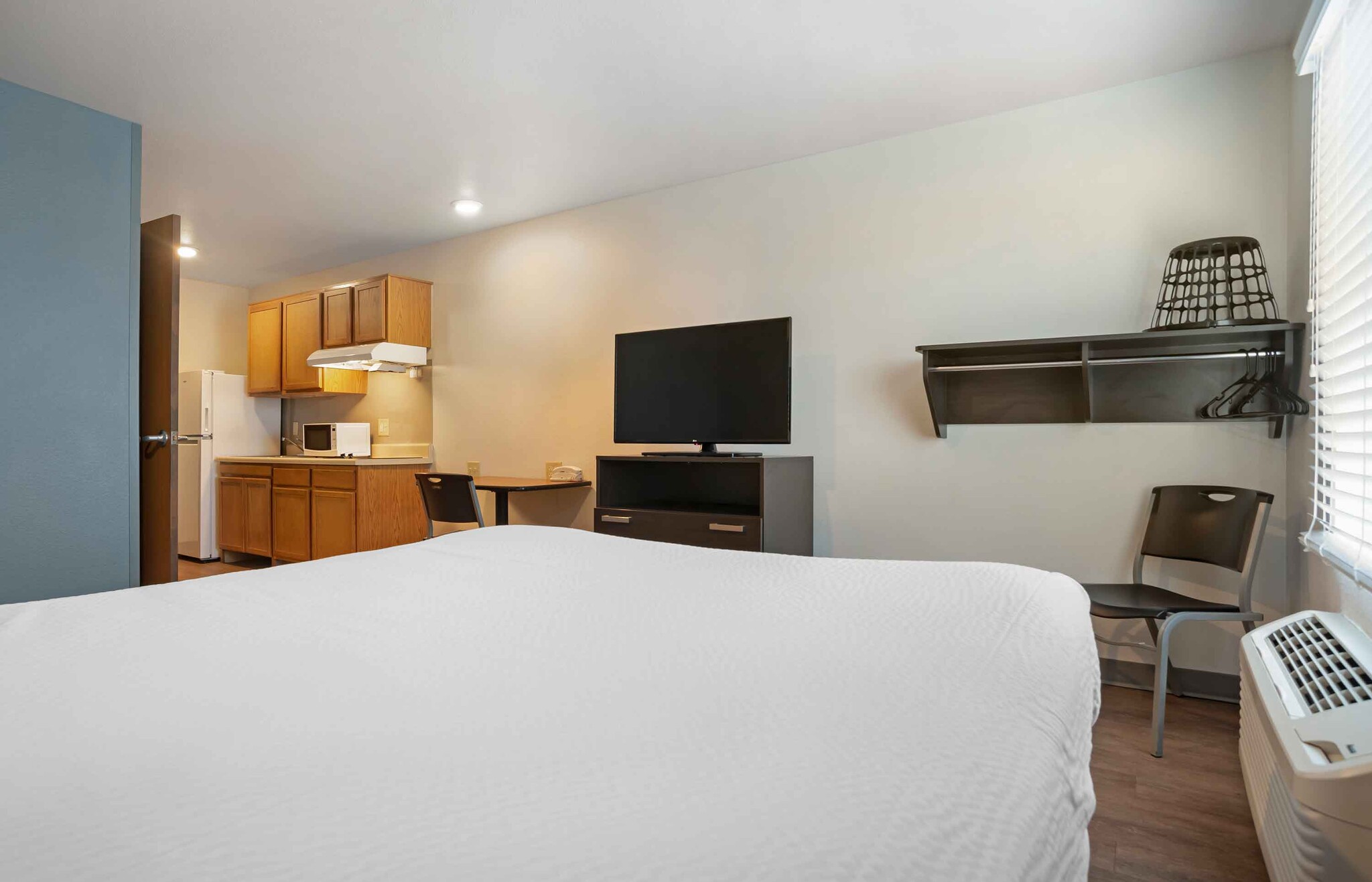 Building Photo - Furnished Studio-Phoenix - Peoria - Sun City