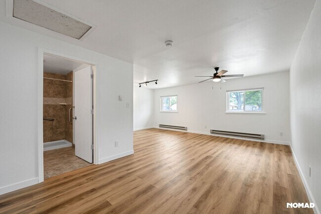 Building Photo - Newly Renovated 4BR Duplex in SW Loveland
