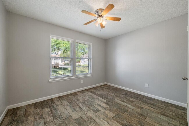 Building Photo - 7501 Whistlestop Dr