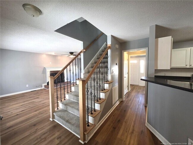 Building Photo - 2917 Franzia Dr