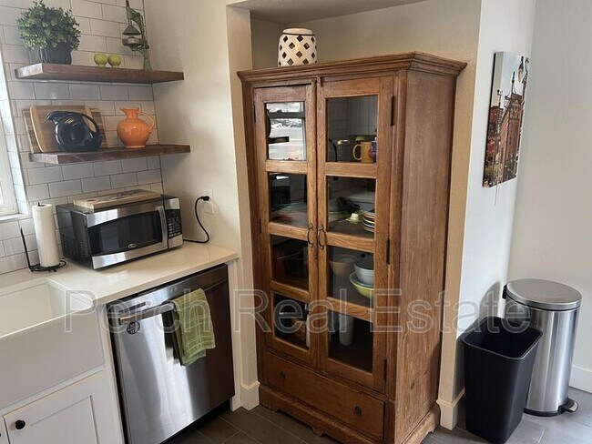 Building Photo - 390 S Garrison St